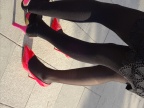 靓丽的少妇，漂亮的黑裙黑丝美腿红高跟 !